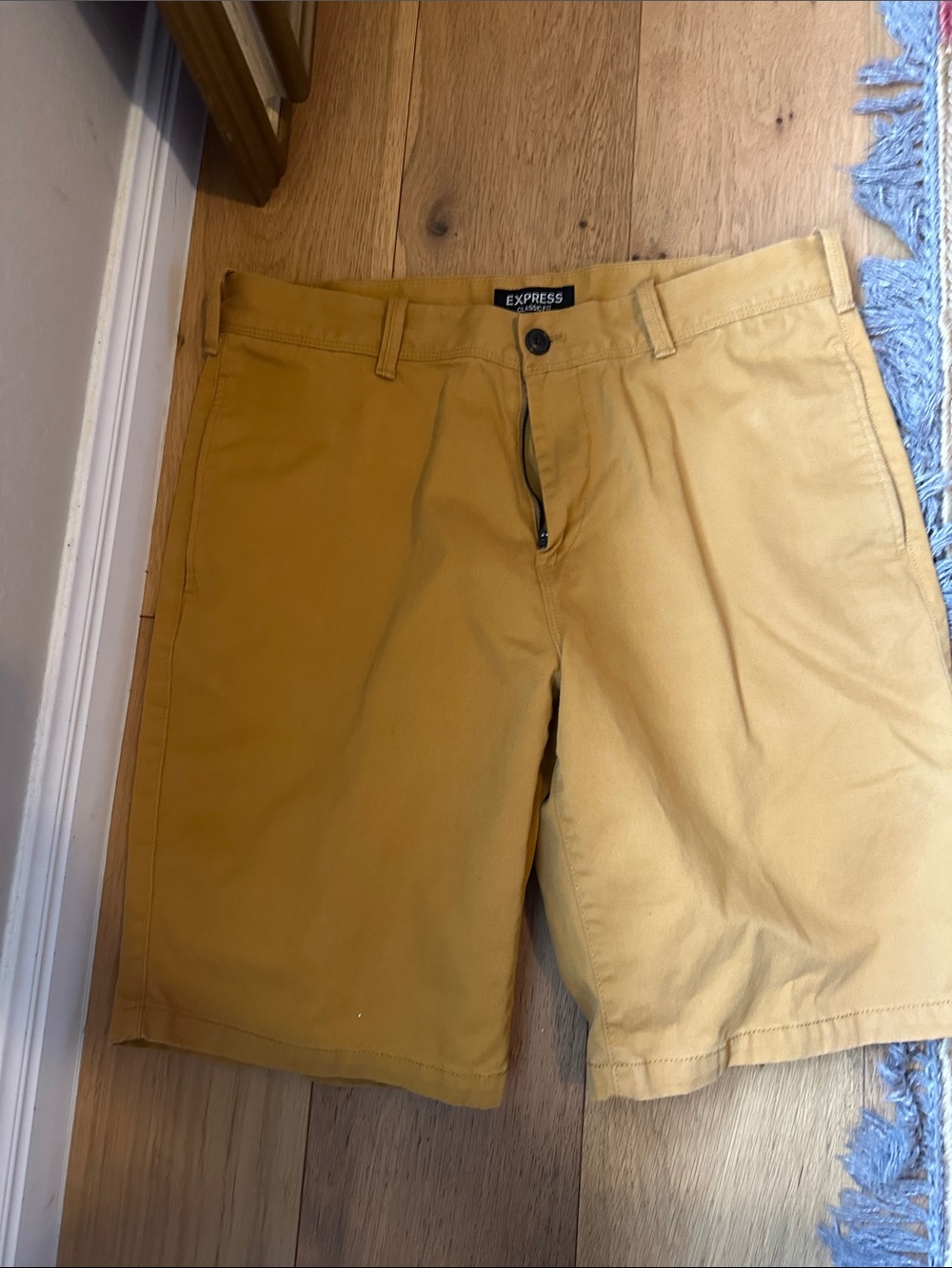 Express Men’s Mustard Flat Front Chino Shorts
